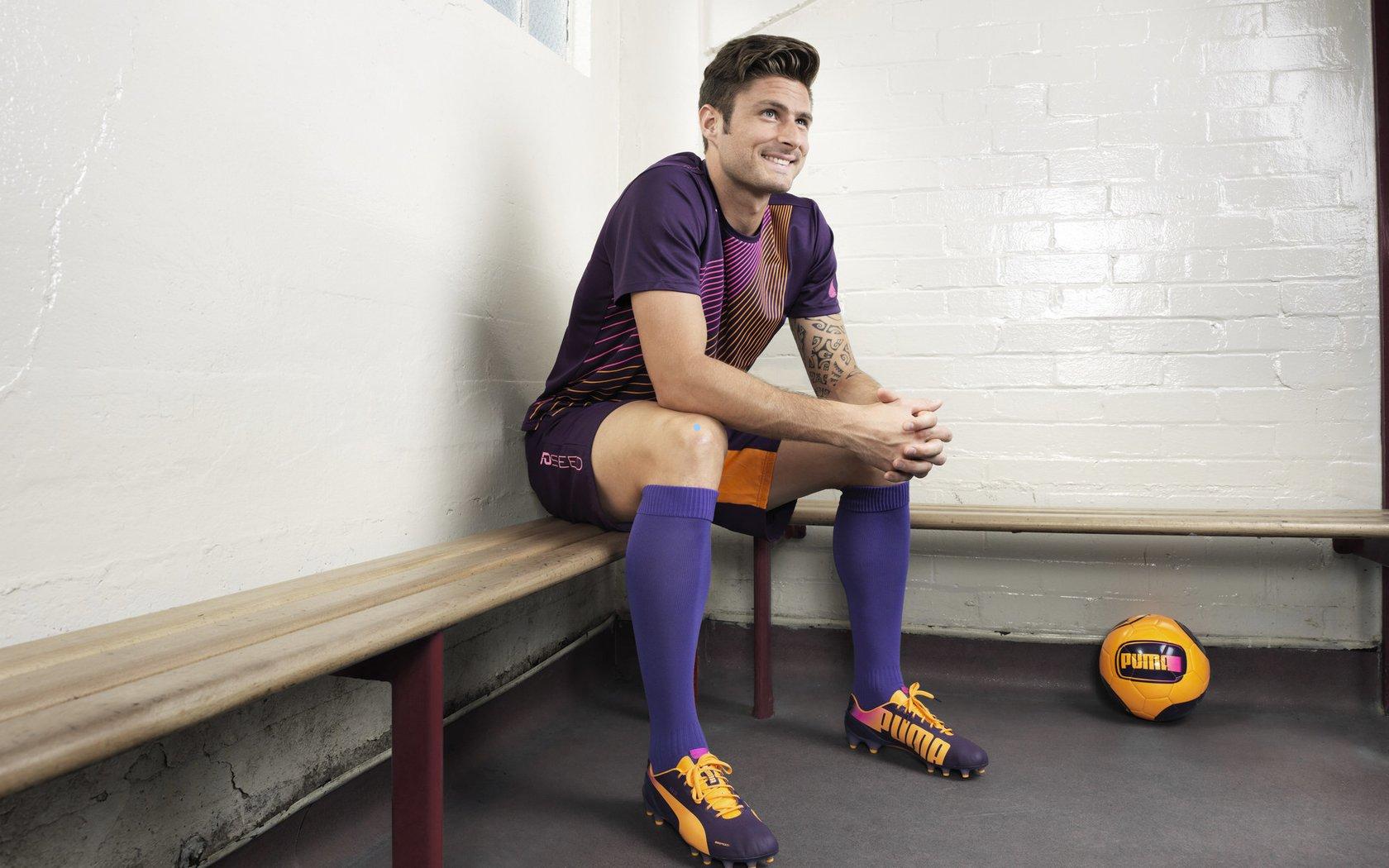 电讯报重磅对比引热议，红魔三叉戟的光芒，枪手青春风暴难以企及？